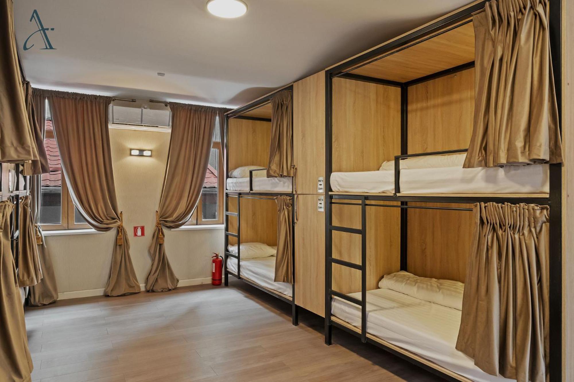 Ramana Garden Hostel - Self-Service Accommodation Bucarest Extérieur photo