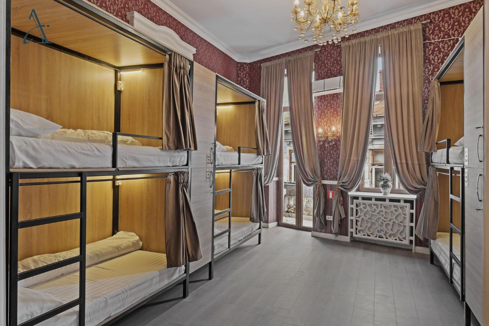Ramana Garden Hostel - Self-Service Accommodation Bucarest Extérieur photo