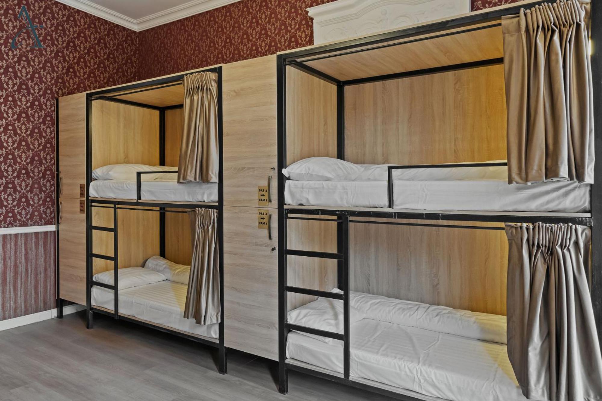 Ramana Garden Hostel - Self-Service Accommodation Bucarest Extérieur photo