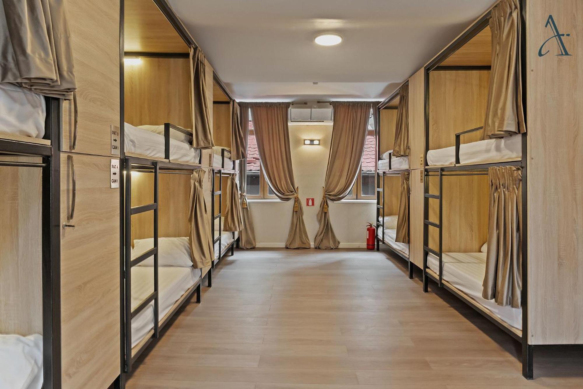 Ramana Garden Hostel - Self-Service Accommodation Bucarest Extérieur photo